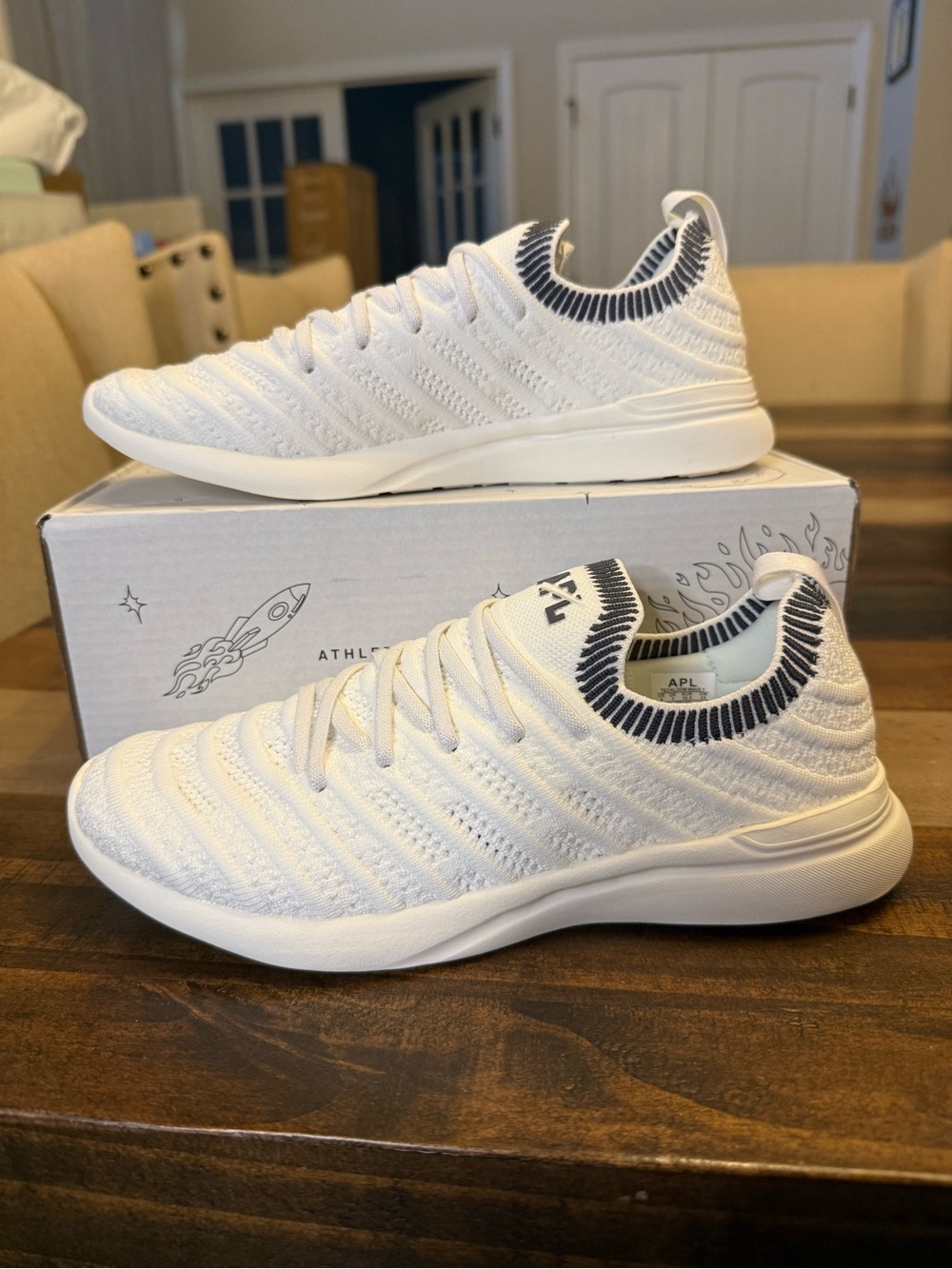 APL TechLoom Wave K Athletic Sneaker US Kid 4 Ivory/Iron/Ribbed Unisex